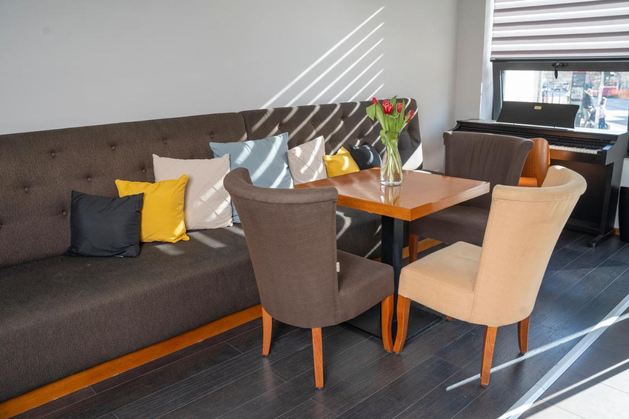 Akacija Luxury Suites ベオグラード エクステリア 写真
